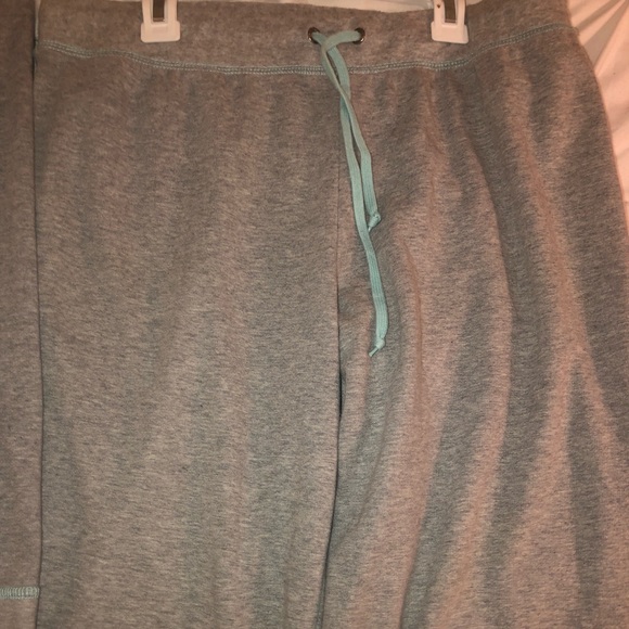 Grey and aqua activewear set - Picture 3 of 5